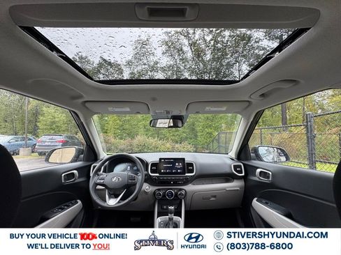New 2026 Hyundai Venue SEL FWD image 4