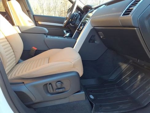 New 2026 Land Rover Discovery Limited Edition image 3