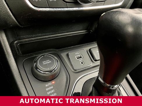 Used 2023 Jeep Cherokee Altitude Lux AWD/4WD image 16