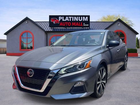 Used 2020 Nissan Altima 2.5 SR FWD image 2