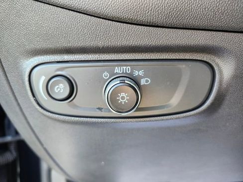 Used 2021 Chevrolet Equinox LS w/ LS Convenience Package FWD image 36