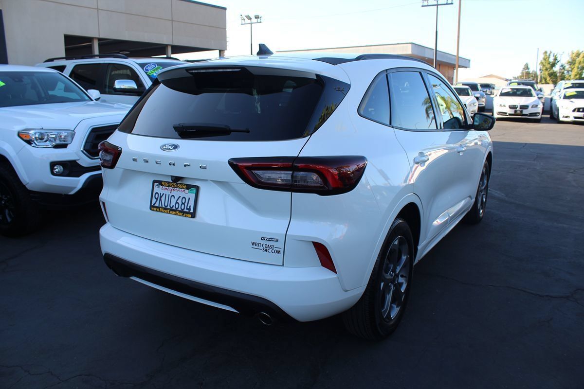 Used 2024 Ford Escape ST-Line w/ Equipment Group 301A FWD image 7