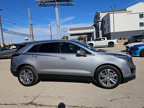 Used 2025 Cadillac XT5 Premium Luxury image 6