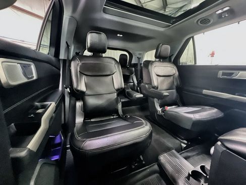 Used 2023 Ford Explorer Limited w/ Limited Technology Package AWD/4WD image 22