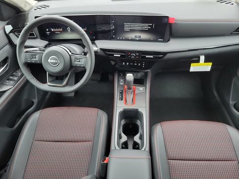 New 2026 Nissan Kicks SR FWD image 18