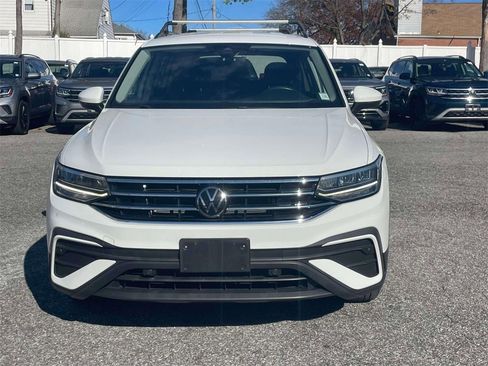 Used 2022 Volkswagen Tiguan S image 2