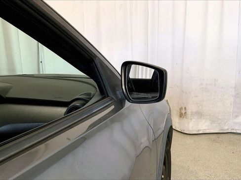 Used 2018 Nissan Kicks S FWD image 11