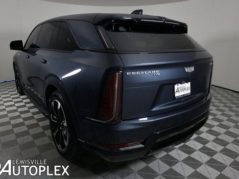 Used 2025 Cadillac Escalade IQ Sport 2 image 9