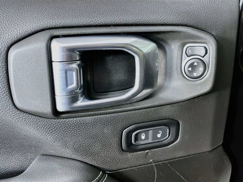 Used 2023 Jeep Wrangler Unlimited Sahara w/ Cold Weather Group AWD/4WD image 24