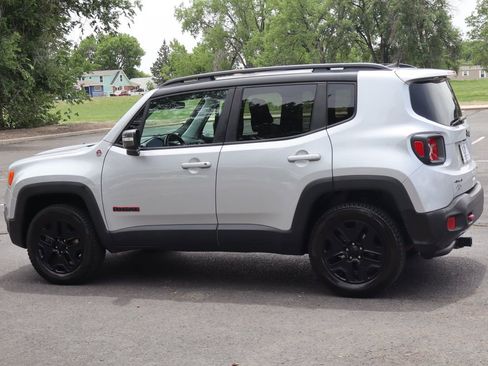 Used 2018 Jeep Renegade Trailhawk AWD/4WD image 8