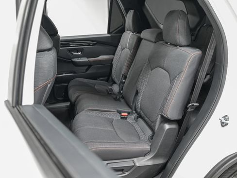 Used 2023 Honda Pilot Sport image 28