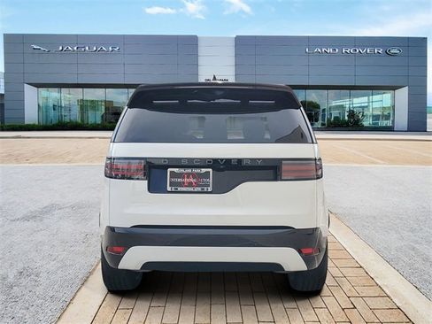 Used 2024 Land Rover Discovery Dynamic SE image 6