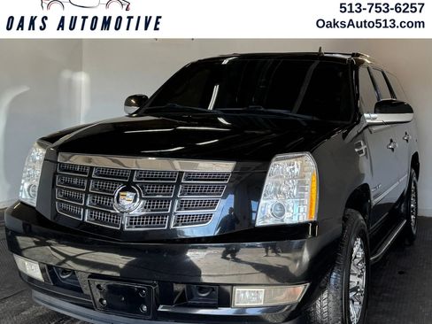 Used 2011 Cadillac Escalade Luxury image 1