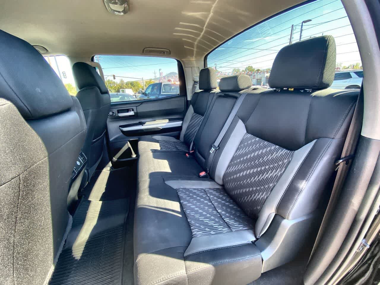 Used 2018 Toyota Tundra SR5 w/ SR5 Upgrade Package AWD/4WD image 21
