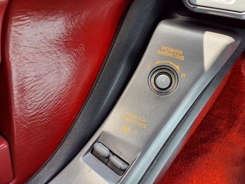 Used 1990 Chevrolet Corvette Coupe RWD image 16