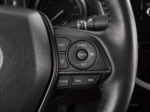 Used 2023 Toyota Camry SE image 15