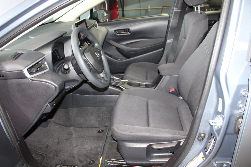 Used 2026 Toyota Corolla LE FWD image 8