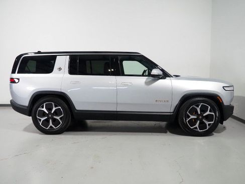Used 2024 Rivian R1S AWD Adventure image 6