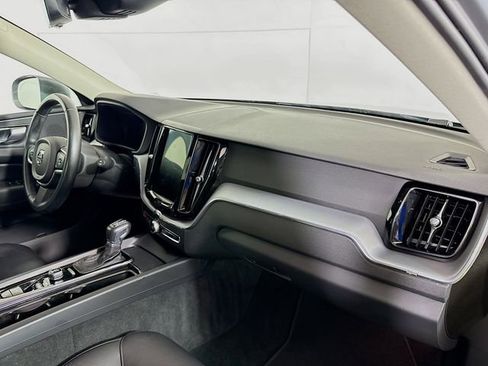 Used 2020 Volvo XC60 T5 Momentum AWD/4WD image 31