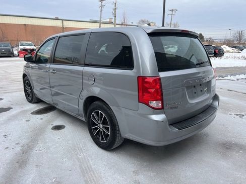 Used 2015 Dodge Grand Caravan SXT image 7