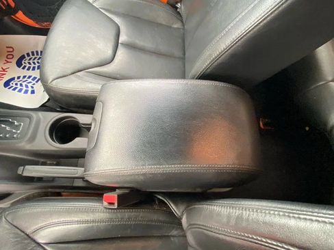 Used 2013 Jeep Wrangler Unlimited Sahara image 25