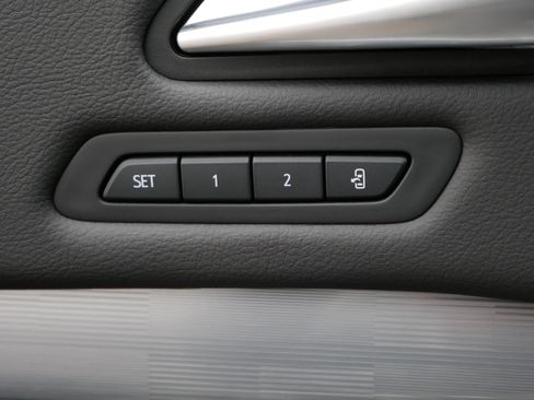 Used 2025 Cadillac XT4 Premium Luxury image 27