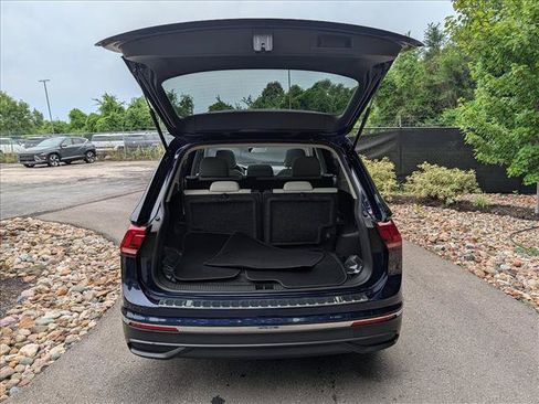Certified 2023 Volkswagen Tiguan SE w/ Panoramic Sunroof Package FWD image 21