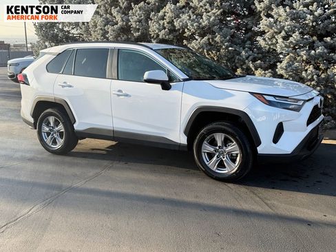 Used 2025 Toyota RAV4 XLE image 12