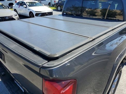 Used 2018 Toyota Tacoma SR5 image 6