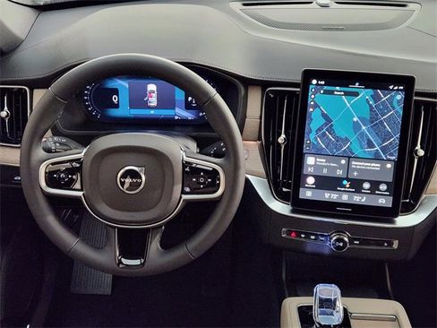 New 2026 Volvo XC90 B6 Plus w/ Protection Package Premier image 27