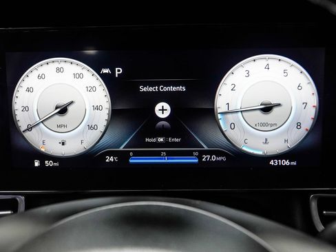 Used 2021 Hyundai Elantra Limited FWD image 33