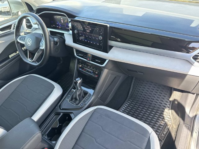 Certified 2025 Volkswagen Taos SE FWD image 34