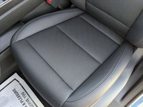 New 2026 Chevrolet Equinox LT w/ Convenience Package II image 4