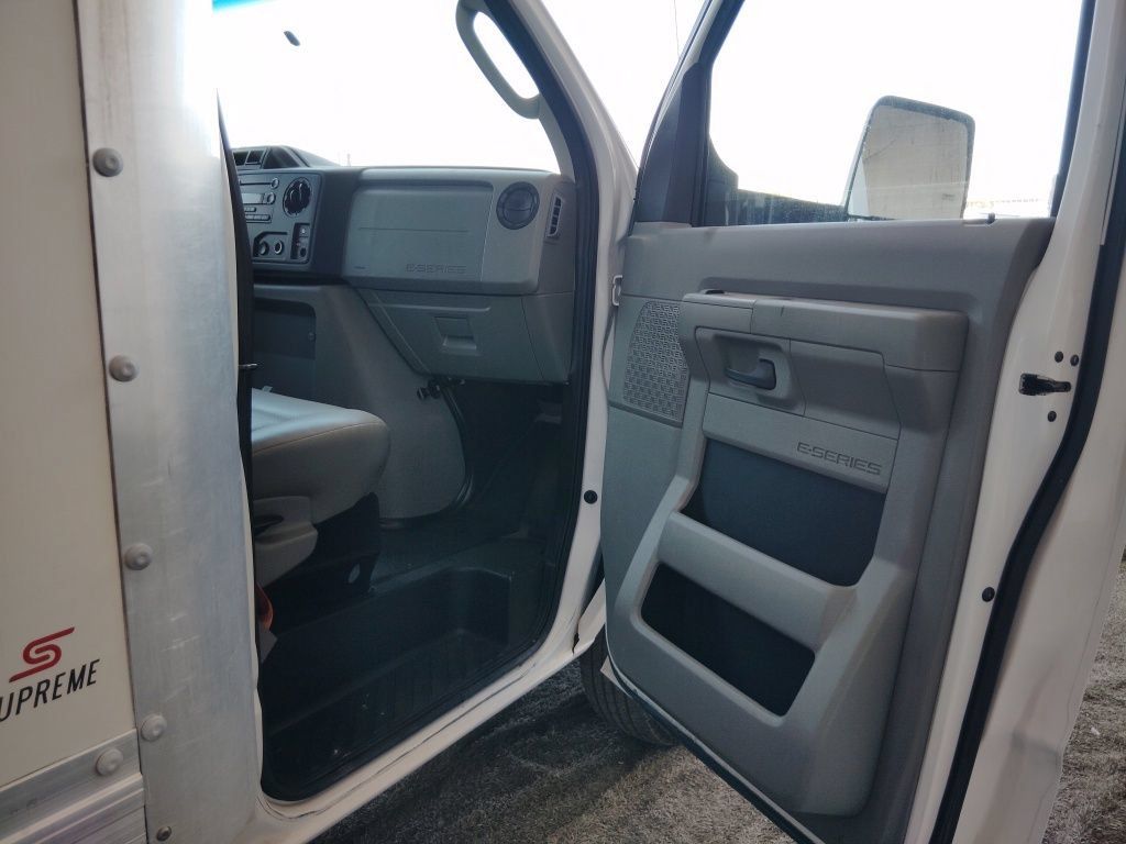 Used 2019 Ford E-350 and Econoline 350 Super Duty w/ Power Windows & Locks Group RWD image 10