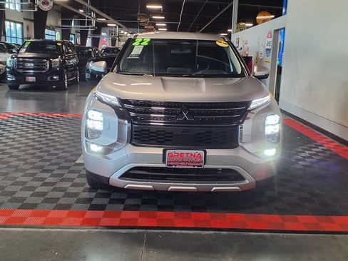 Used 2022 Mitsubishi Outlander SE AWD/4WD image 3