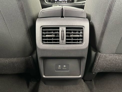 Used 2023 Nissan Rogue SV AWD/4WD image 30