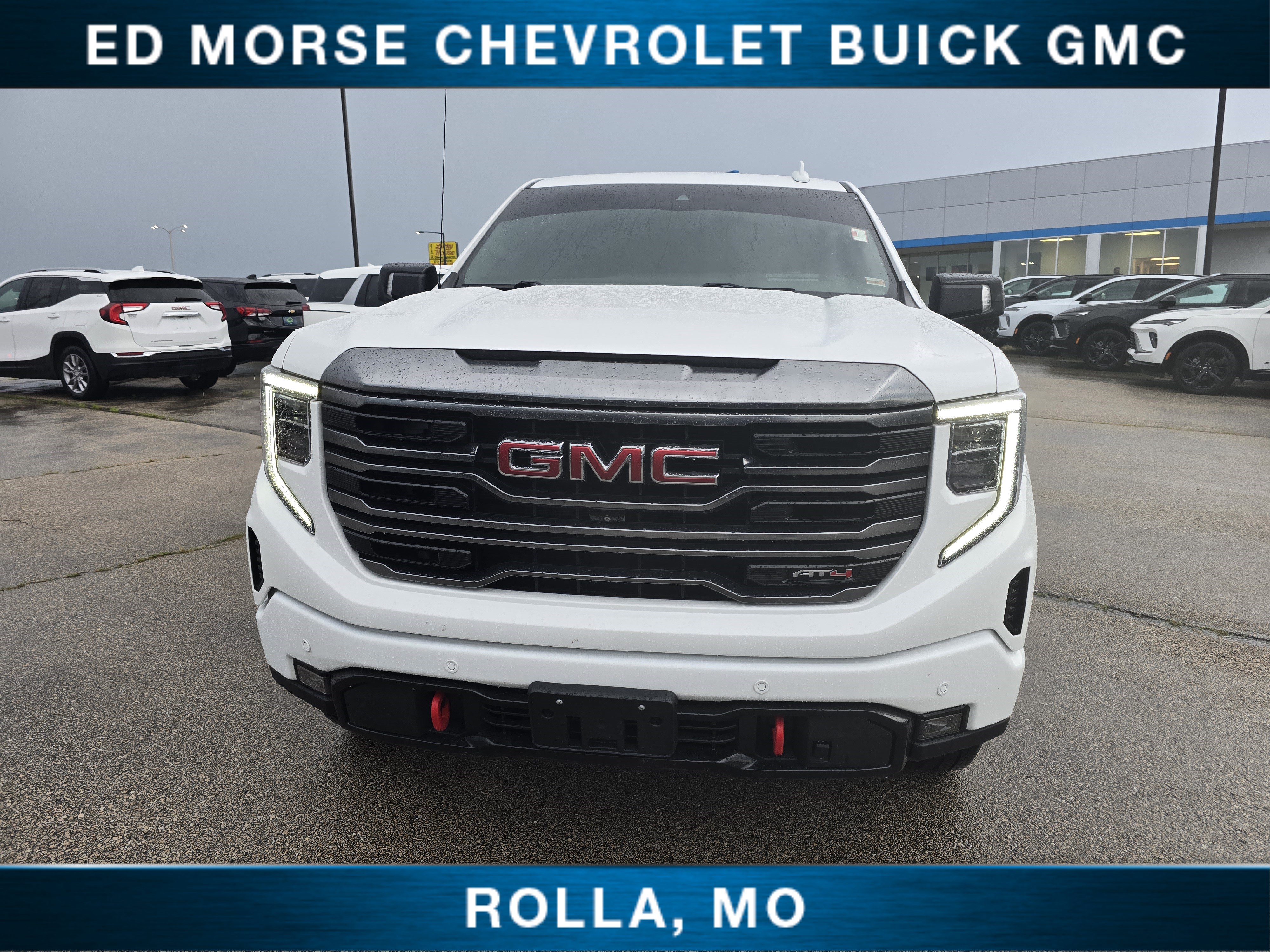 Used 2022 GMC Sierra 1500 AT4 w/ AT4 Premium Package AWD/4WD image 8