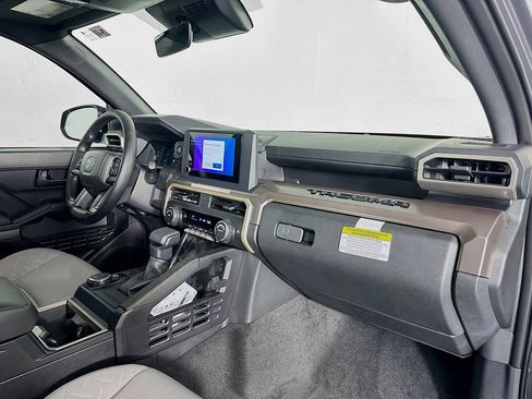Used 2025 Toyota Tacoma SR5 image 30