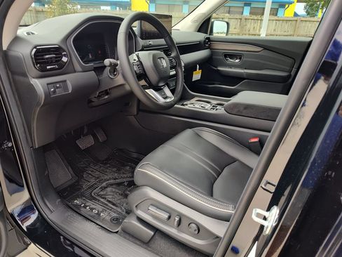 New 2026 Honda Pilot Elite image 2