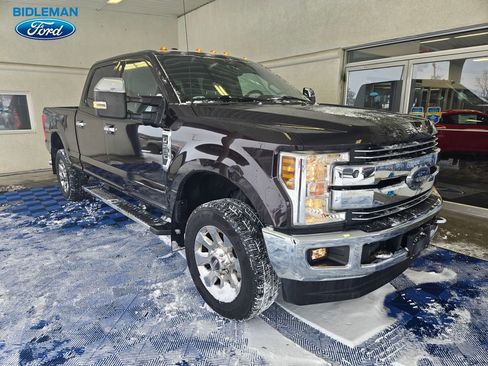Used 2018 Ford F250 Lariat w/ Chrome Package image 1