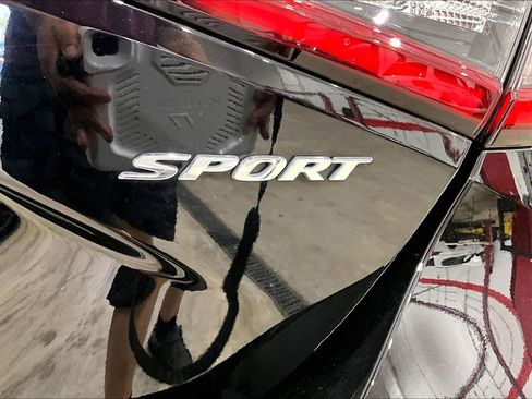 Used 2023 Honda Civic Sport image 8
