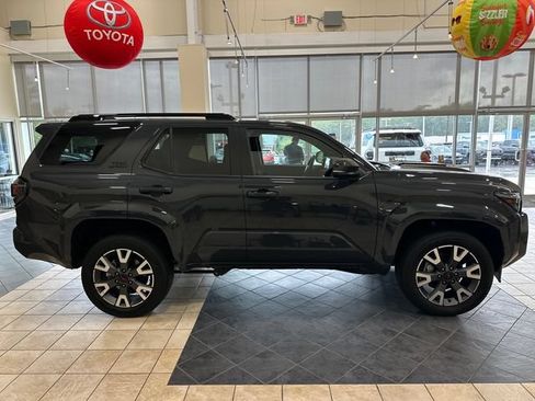 Used 2025 Toyota 4Runner TRD Sport Premium AWD/4WD image 2