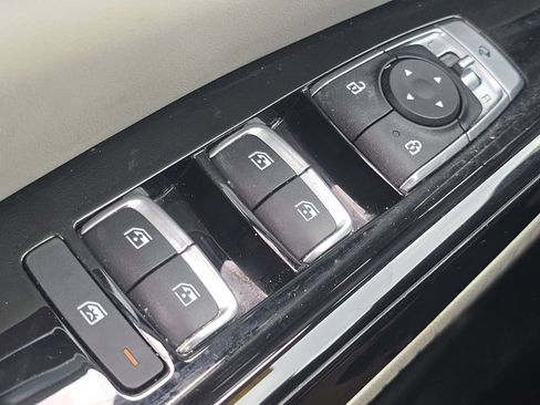 Used 2024 Kia Carnival SX FWD image 24