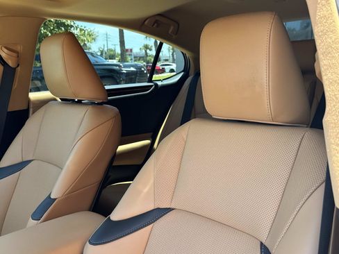 Used 2024 Lexus ES 350 w/ Premium Package FWD image 13