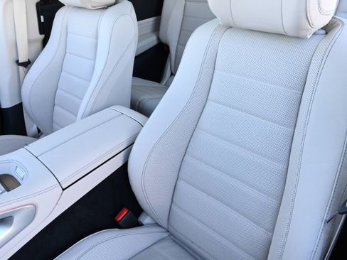 Used 2024 Mercedes-Benz GLS 450 4MATIC image 10