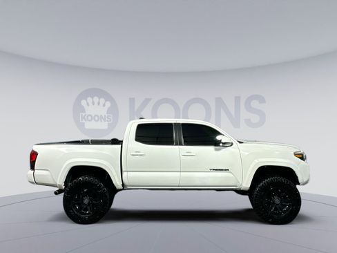 Used 2020 Toyota Tacoma SR5 image 8
