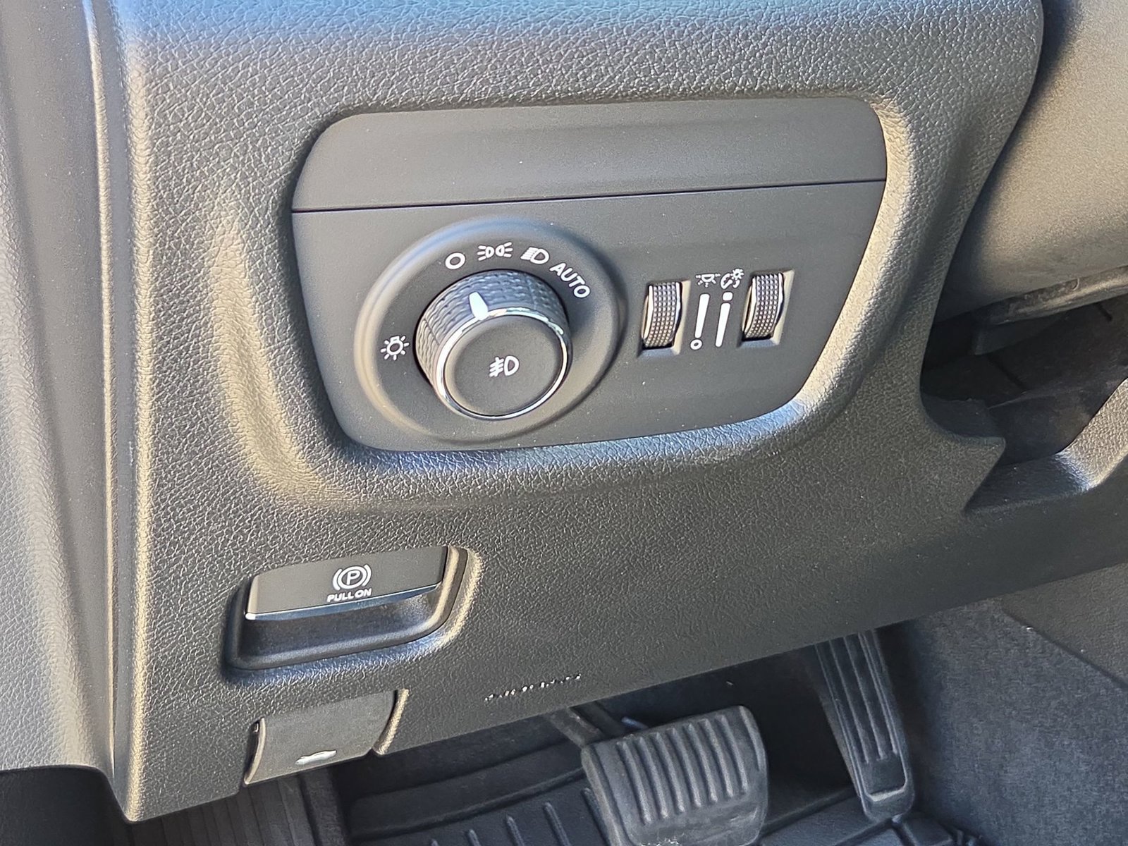 Used 2022 Jeep Grand Cherokee L Limited AWD/4WD image 18
