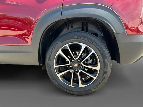 Used 2025 Chevrolet TrailBlazer LT AWD/4WD image 8