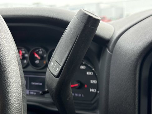 Used 2025 Chevrolet Silverado 1500 Custom image 9