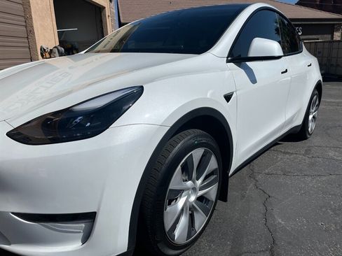 Used 2024 Tesla Model Y Long Range RWD image 22